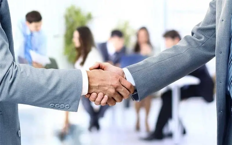  Image of two person handshake 